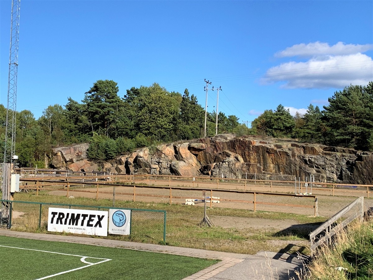 Fra ridebanen på siden av fotballbanen på Hæstadsletta Galleribilde