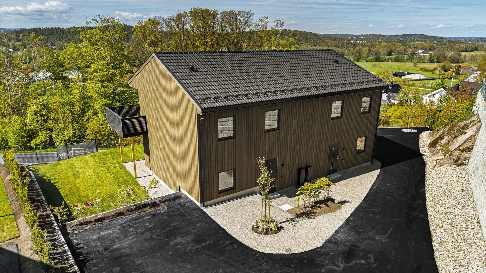 Bolig med smakfull utførelse, gjennomtenkte løsninger og høy standard Galleribilde