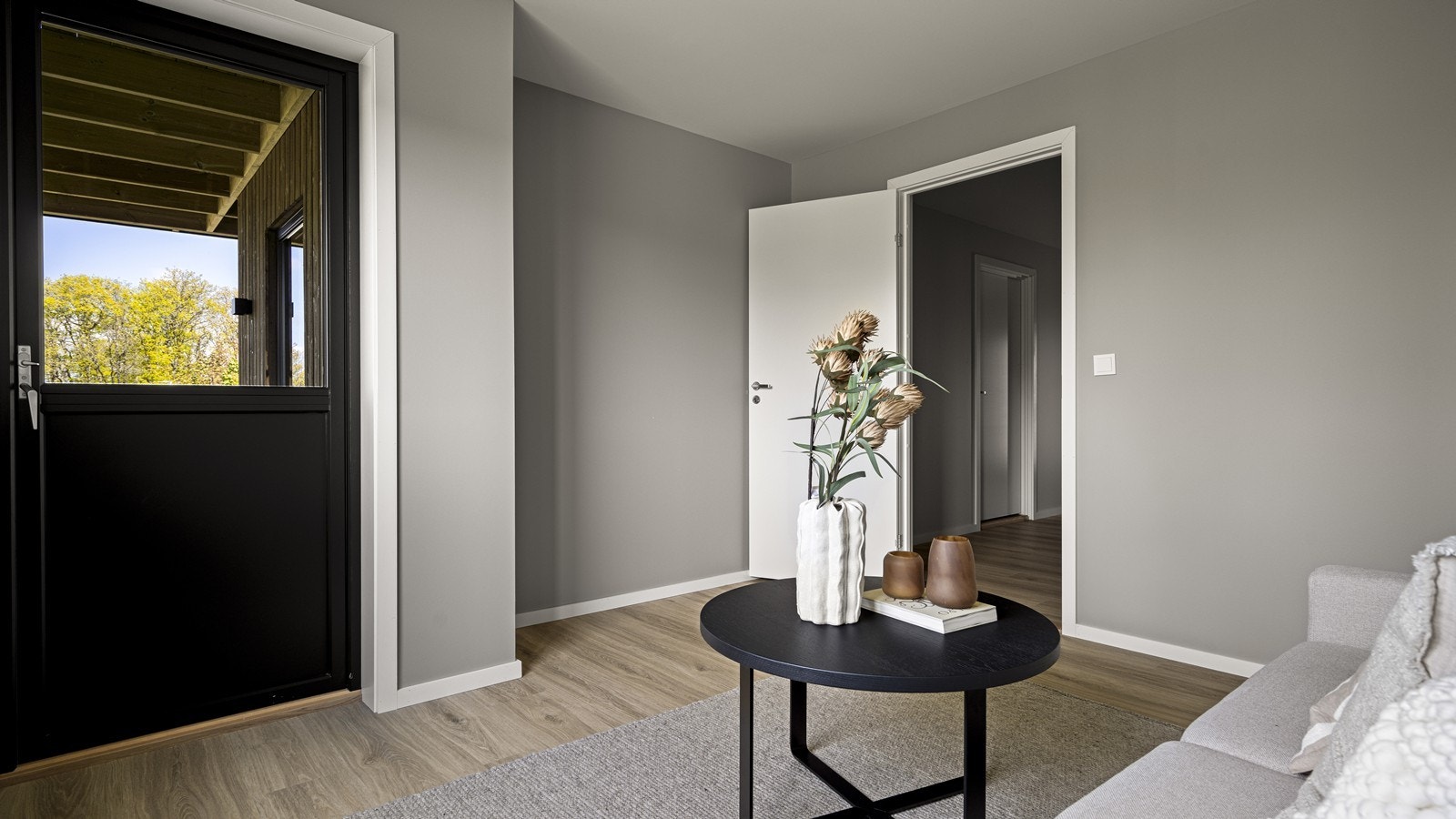 Soverom med utgang til uteplass Galleribilde