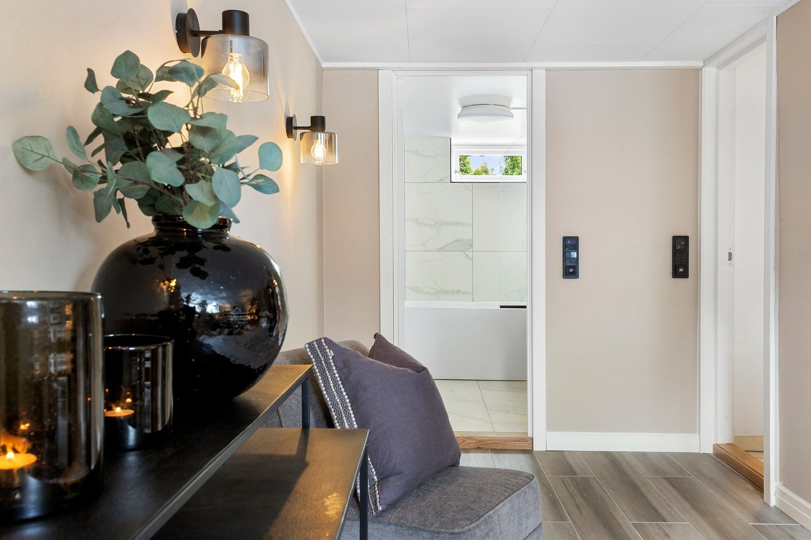 Kjelleren ble pusset opp i 2022 og holder en gjennomgående moderne standard Galleribilde