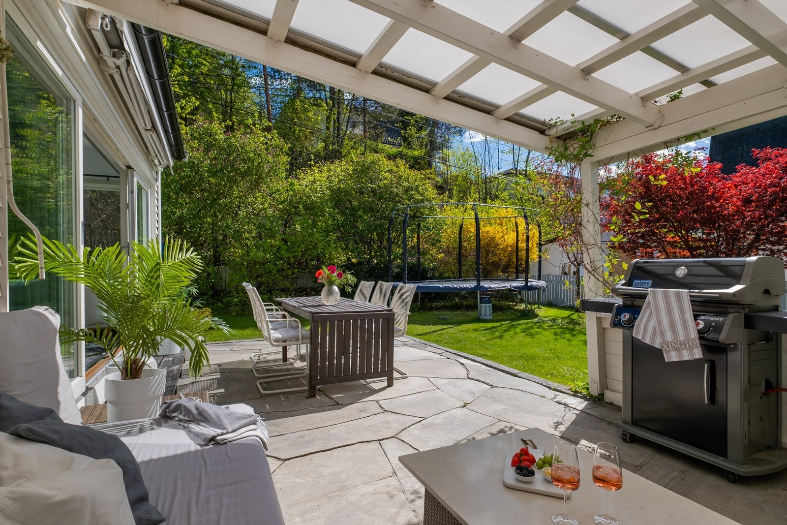 Her er det godt med rom for lek, grill og hygge! Galleribilde