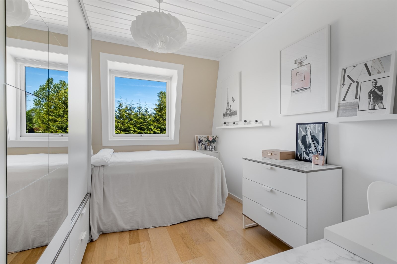 Soverom nr. 2, 3 og 4 passer perfekt som barnerom, gjesterom eller kontor. Galleribilde