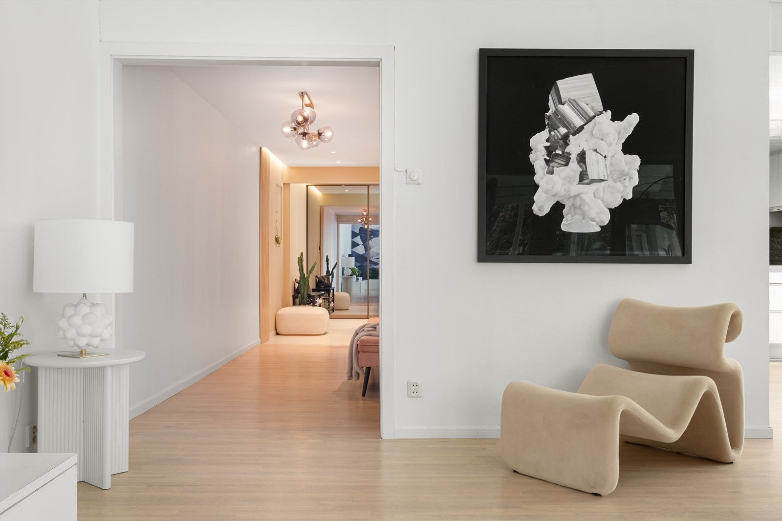 Her er det godt med plass til klesoppheng og sko. Galleribilde