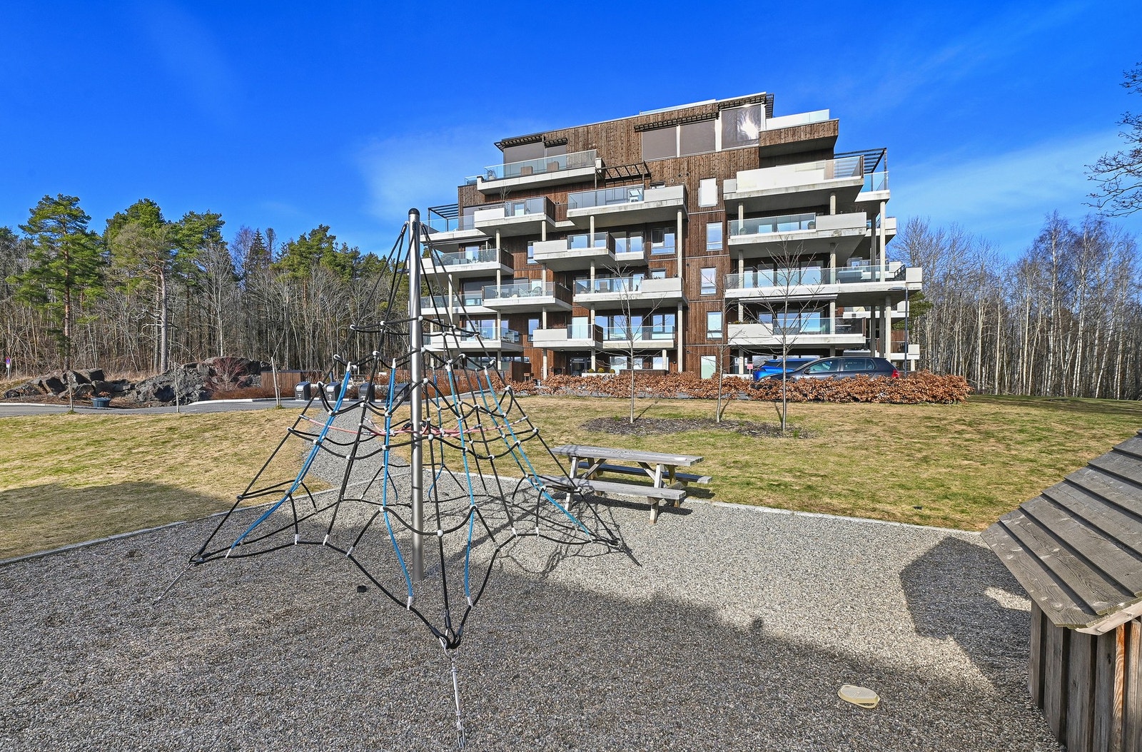 Det er få minutters gange til badeplass i nærheten, og kort avstand til Moss sentrum med bil. Galleribilde