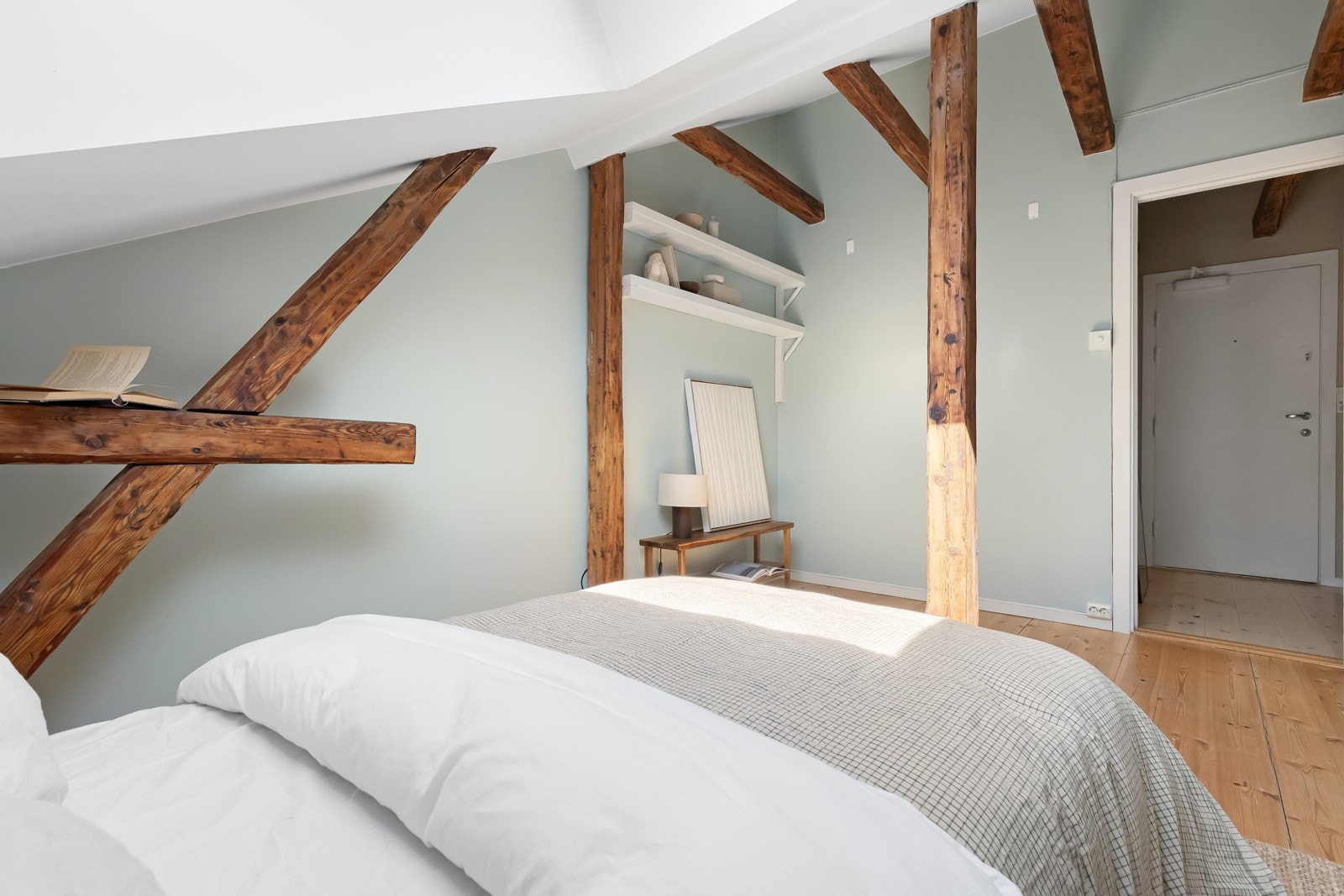 Soverom med plass for garderobeløsninger Galleribilde