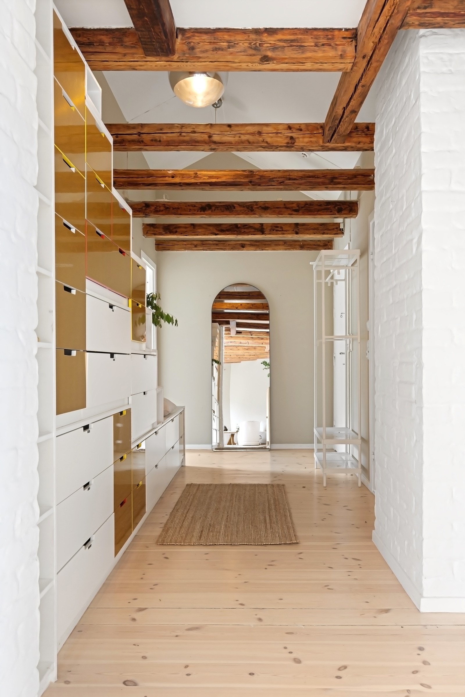 Entré med god oppbevaringsplass Galleribilde