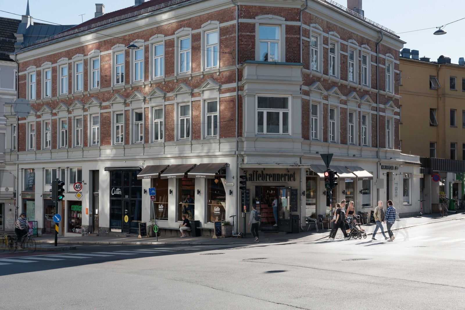 Den vidstrakte bydelen St. Hanshaugen er kjent for elegante bygårder og parken med samme navn, der du finner gamle trær og kan nyte utsikten over Oslo og fjorden fra toppen av høyden. Galleribilde