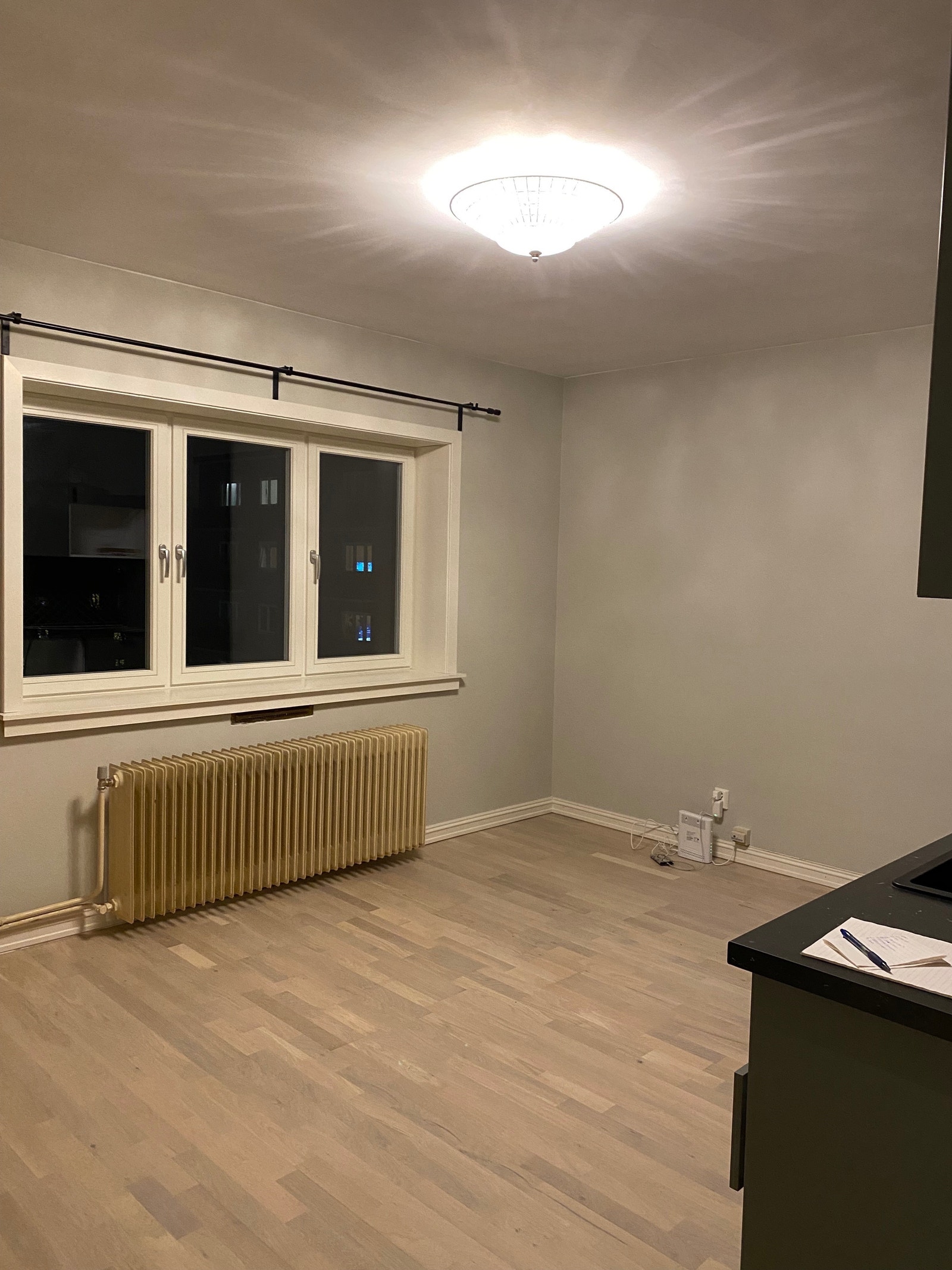 Stue med kjøkken Galleribilde