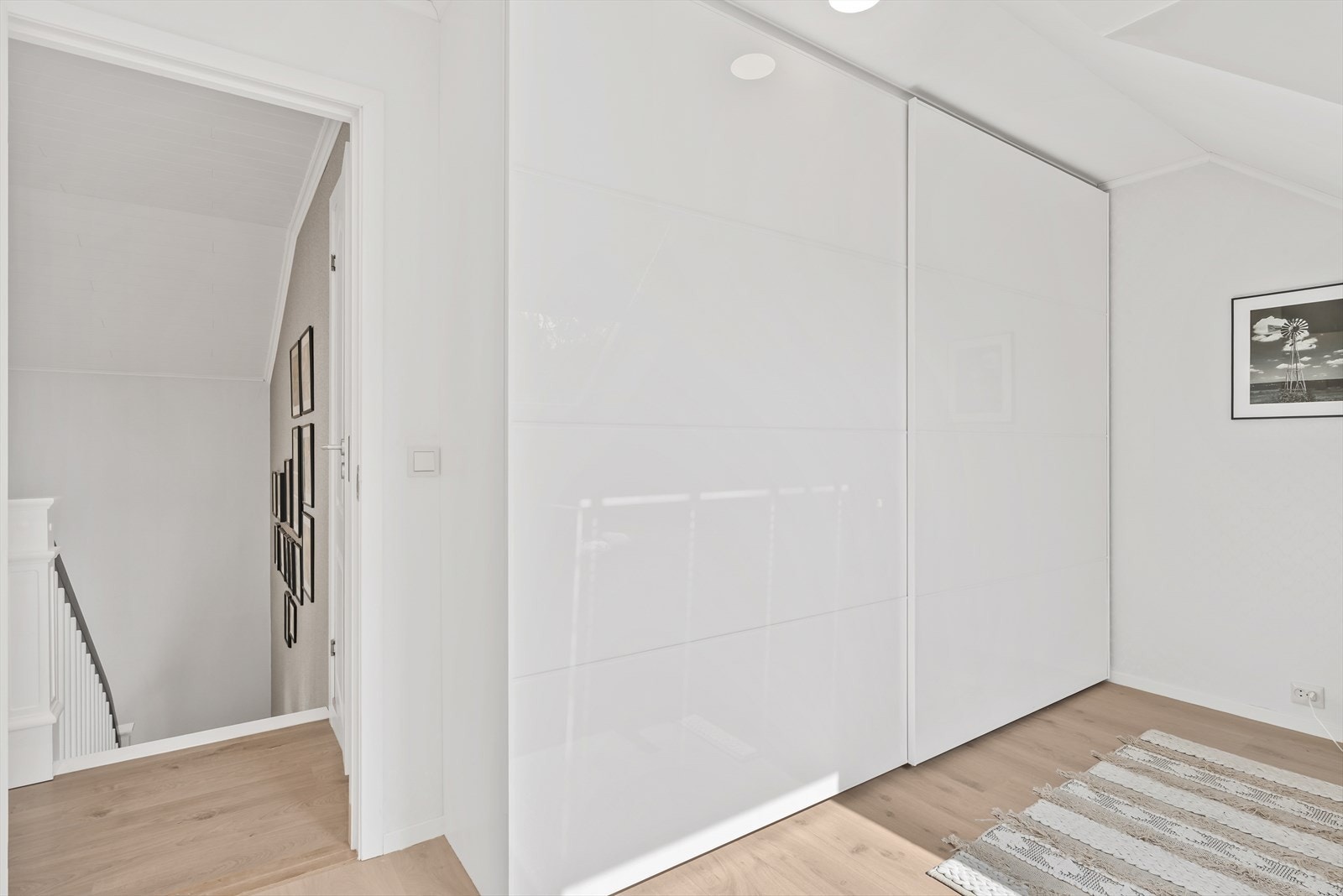 Skyvedørsgarderobe i soverom 3 Galleribilde