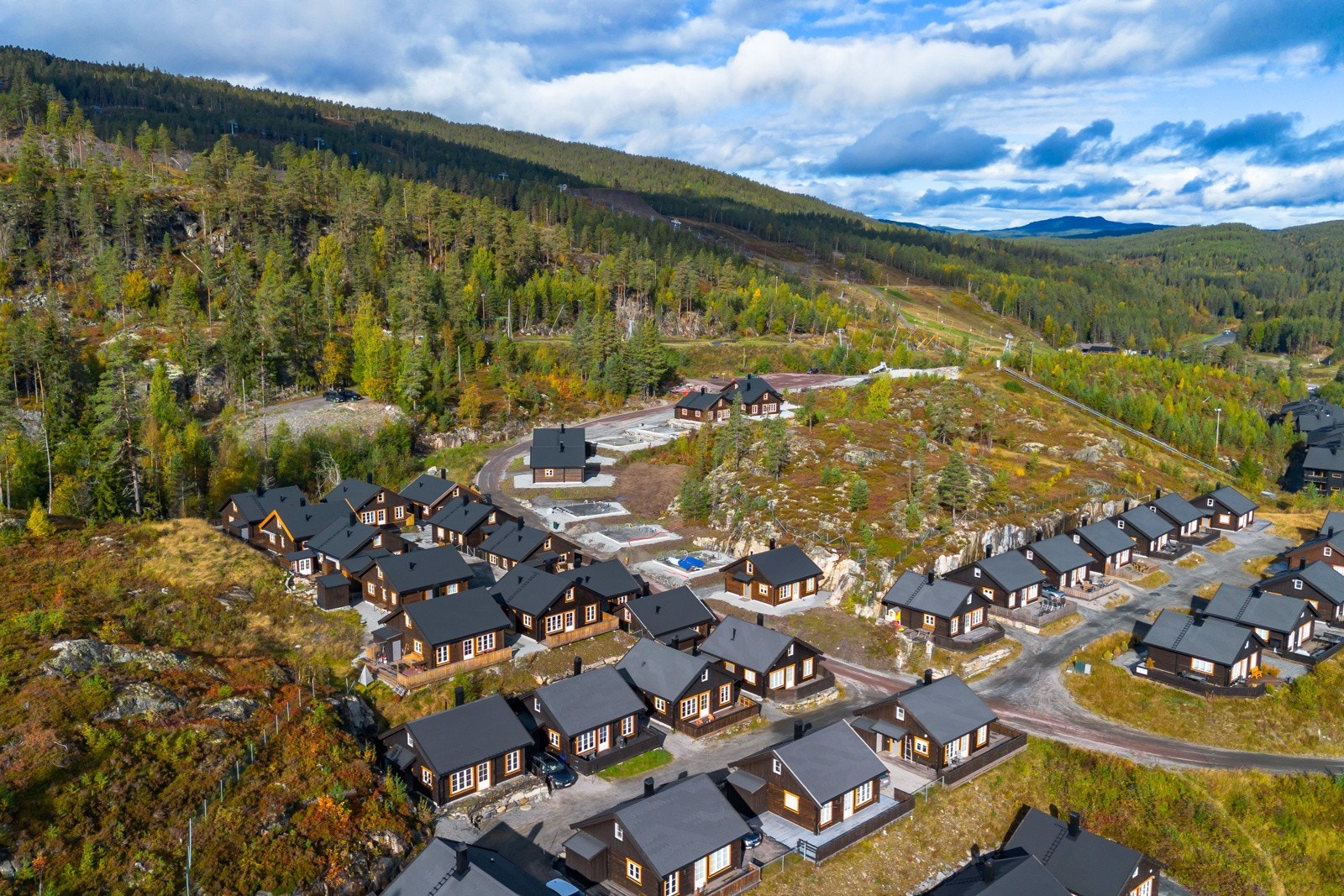 Kongsberg ligger ca. en 30 - 80 minutters biltur fra både Drammen, Oslo og Vestfoldbyene, så hytta er perfekt for helgeturer sommer som vinter. Galleribilde