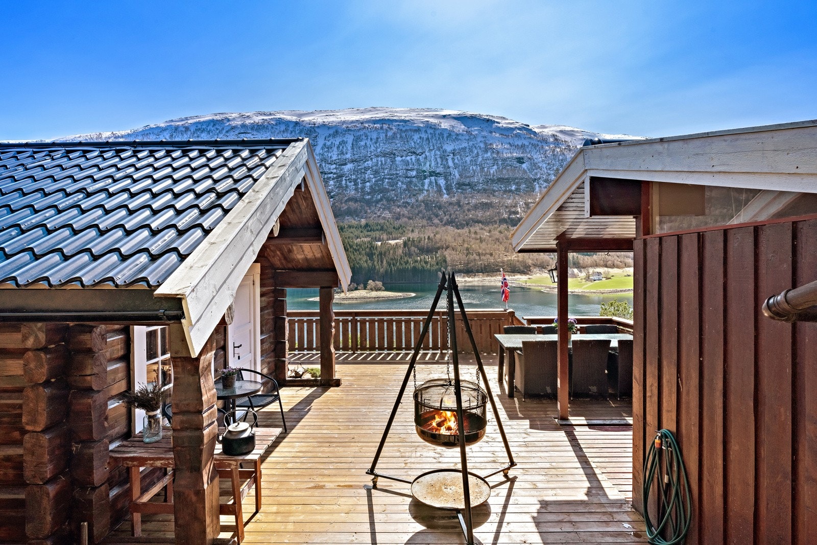 Velkommen til Steinholmlia 42- Presentert av Nedal & Partners Eiendomsmegling Galleribilde