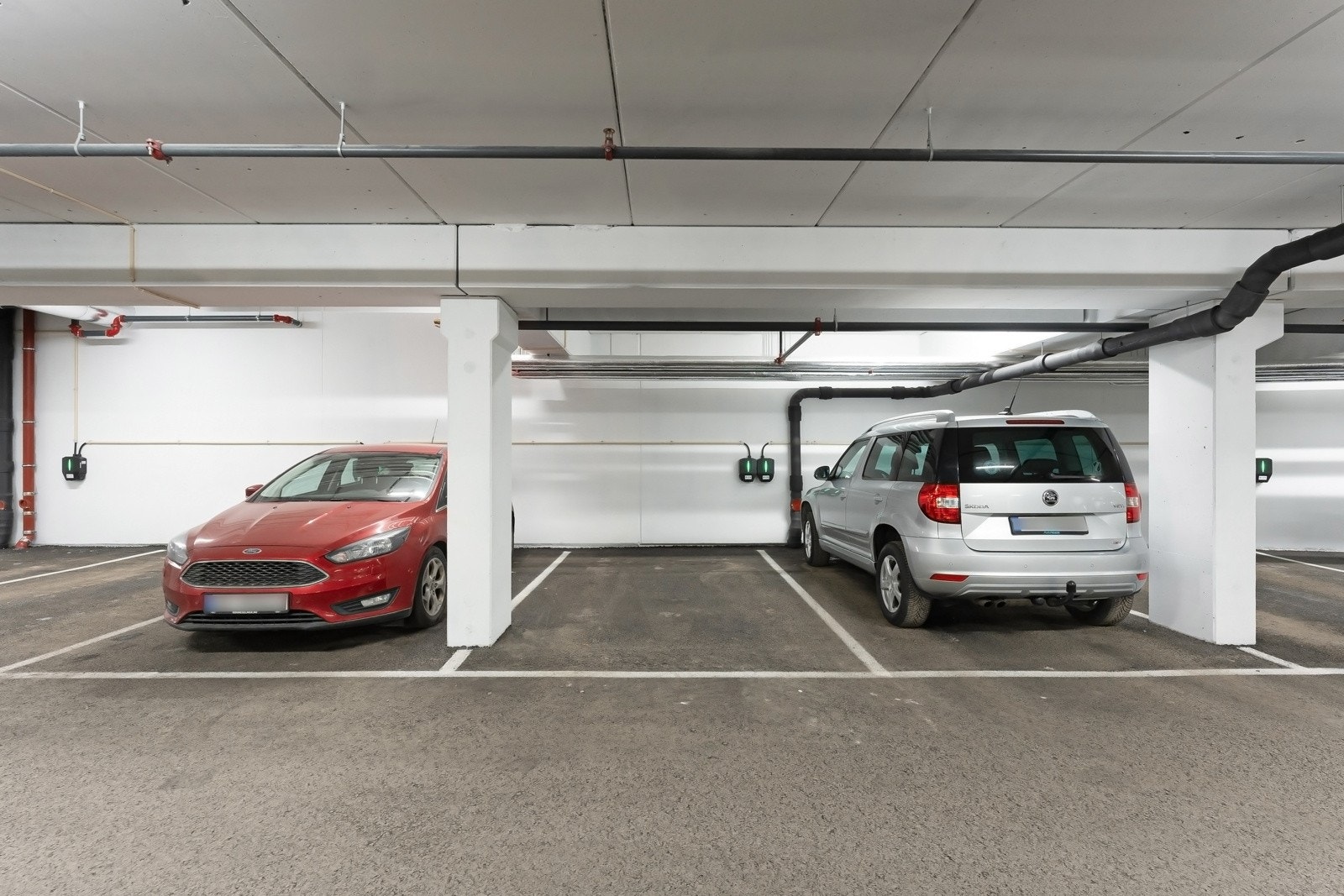 Det medfølger garasjeplass med el-lader i lukket garasjeanlegg. Galleribilde