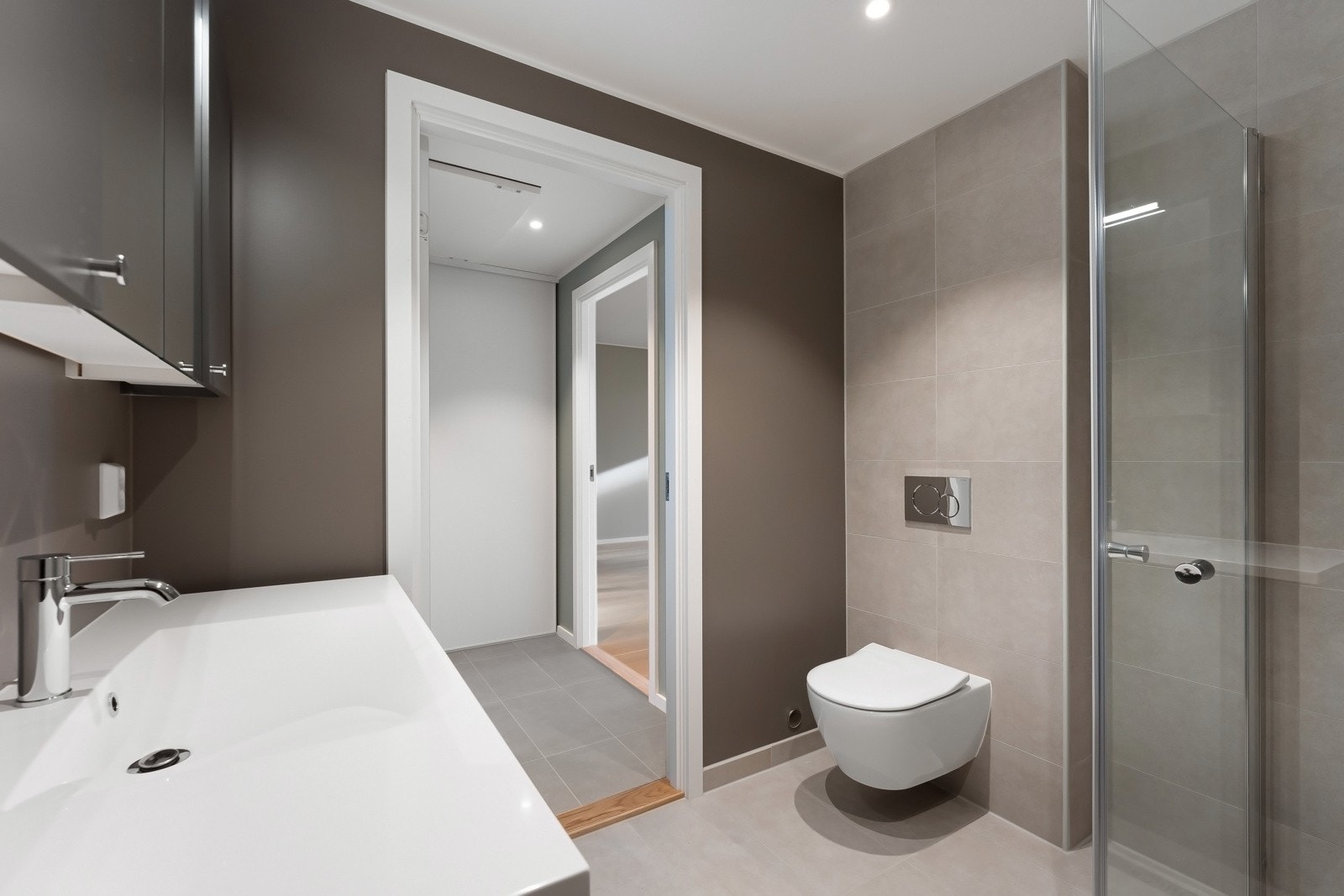 Tilluft via døren. Galleribilde