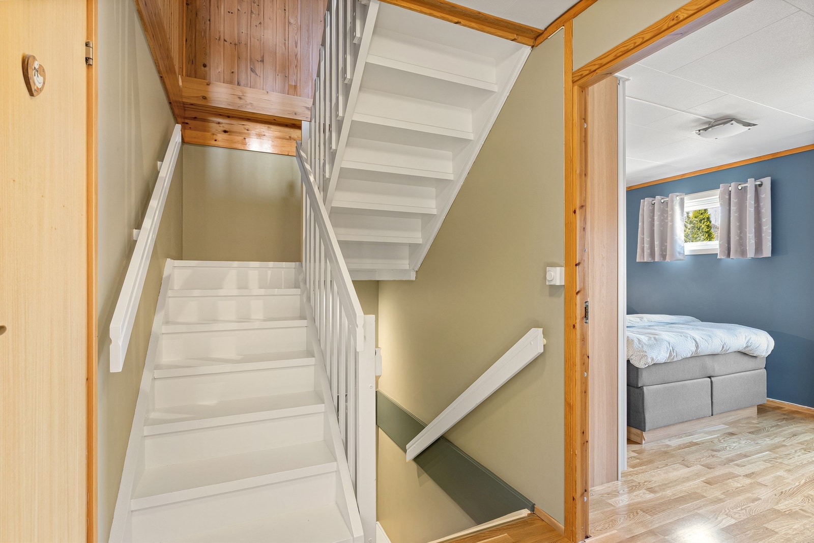 Trappegang til loftsetasjen Galleribilde