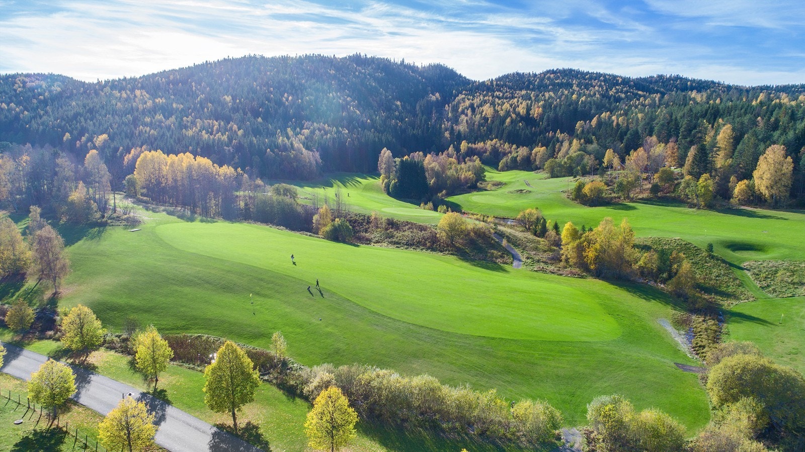 Losby Golf er et populært område også for turgåere. Du kjører inn på ca 10 min fra boligen. Galleribilde
