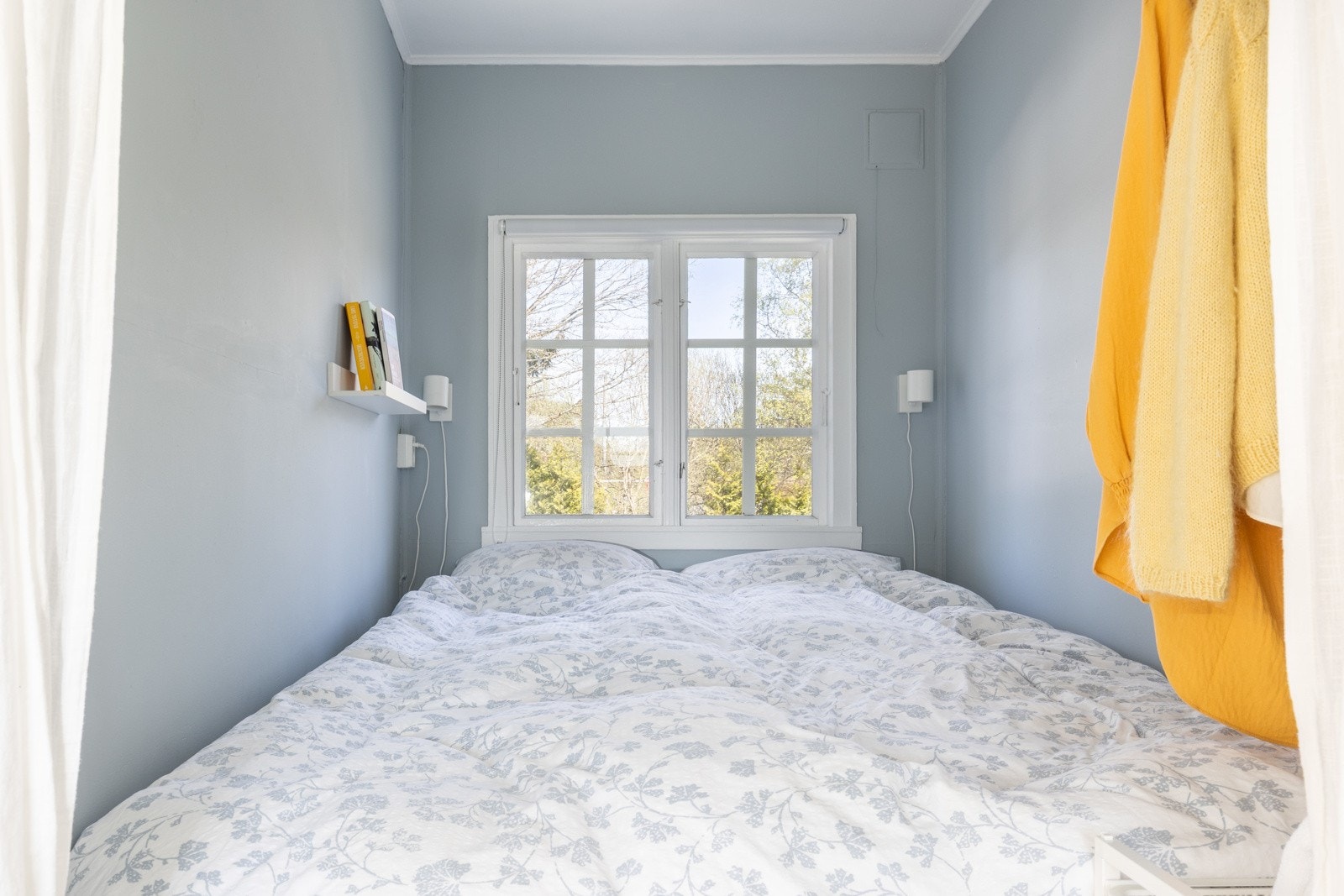 En rolig sone i forlengelsen av stuen - enkel, sjarmerende og funksjonell. Galleribilde