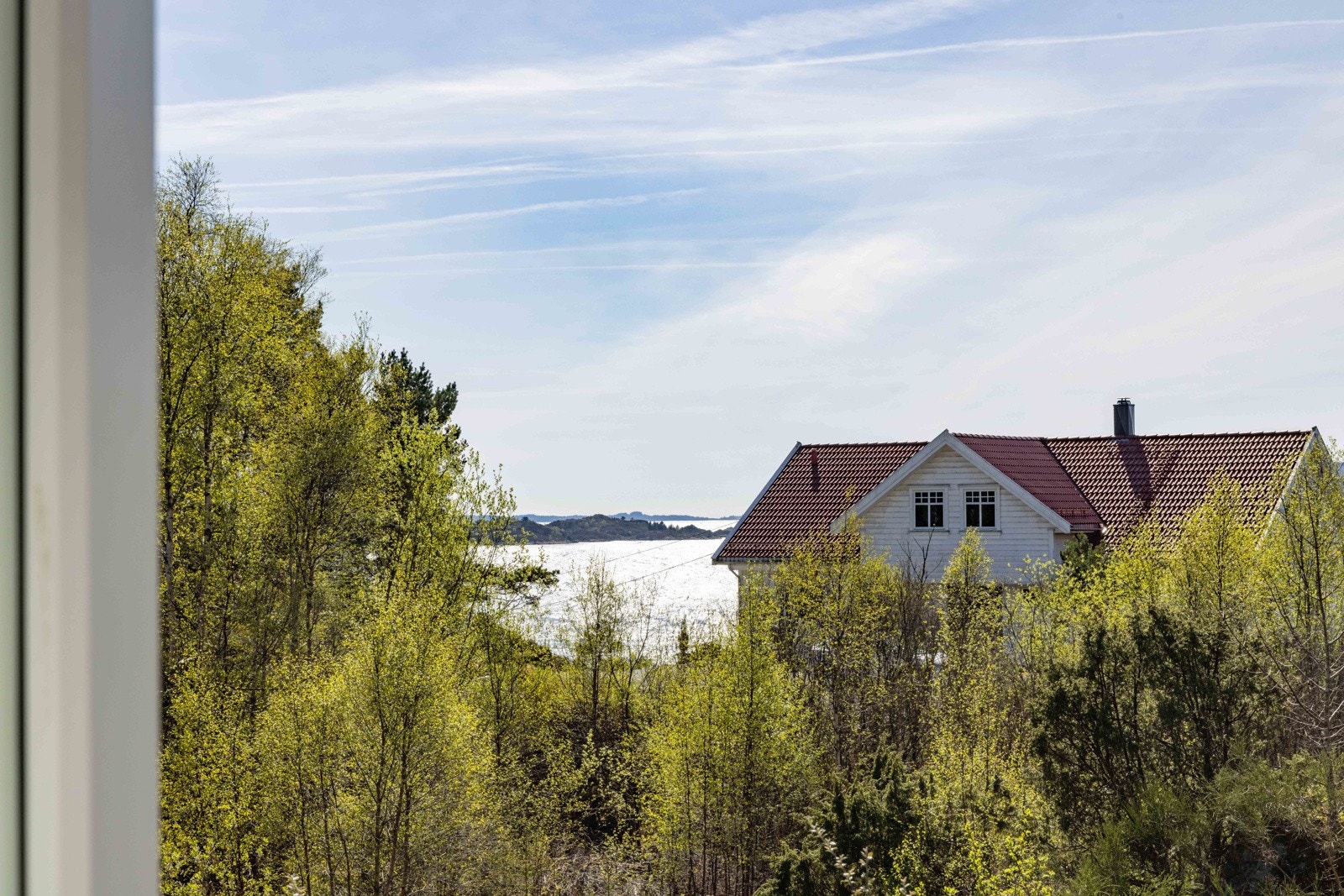 Fjordgløtt lever opp til navnet - en fredelig plass med sjøen i blikket. Galleribilde