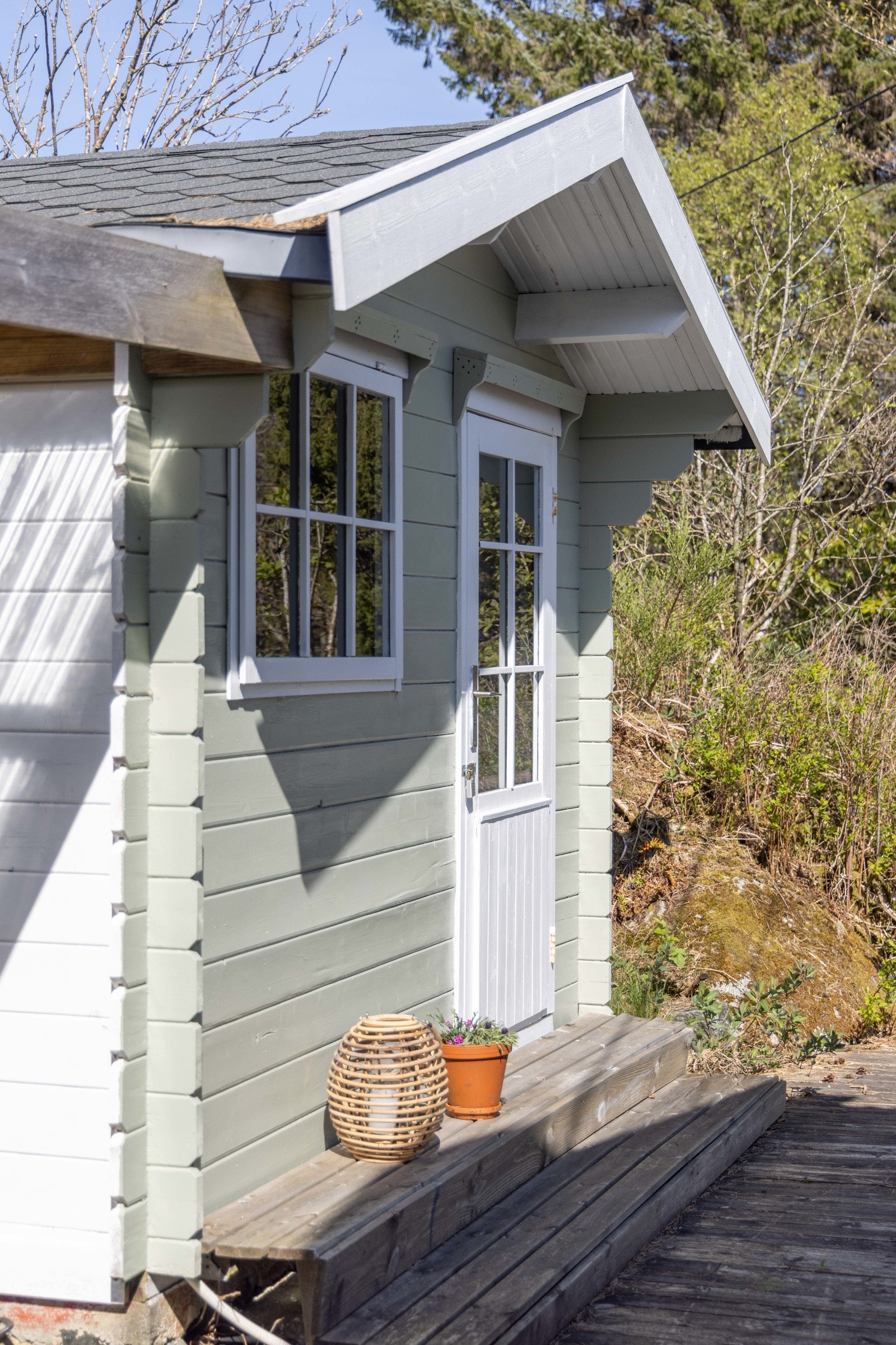 Annekset gir ekstra soveplass og rolig avstand fra hovedhytten. Galleribilde