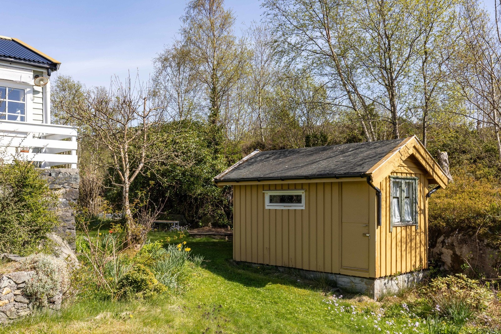 Boden holder orden på alt fra hageredskap til gummistøvler og båtpumper. Galleribilde