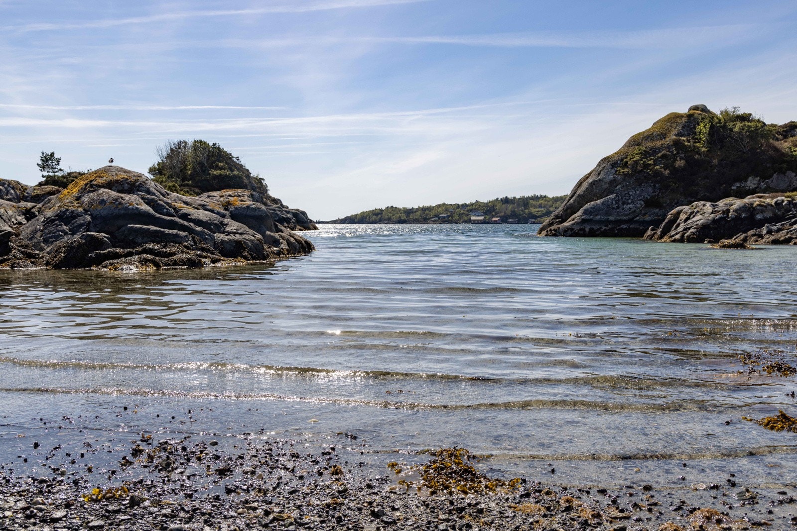 En fredelig vik omkranset av holmer og skjær - en ekte oppdagelsesplass. Galleribilde