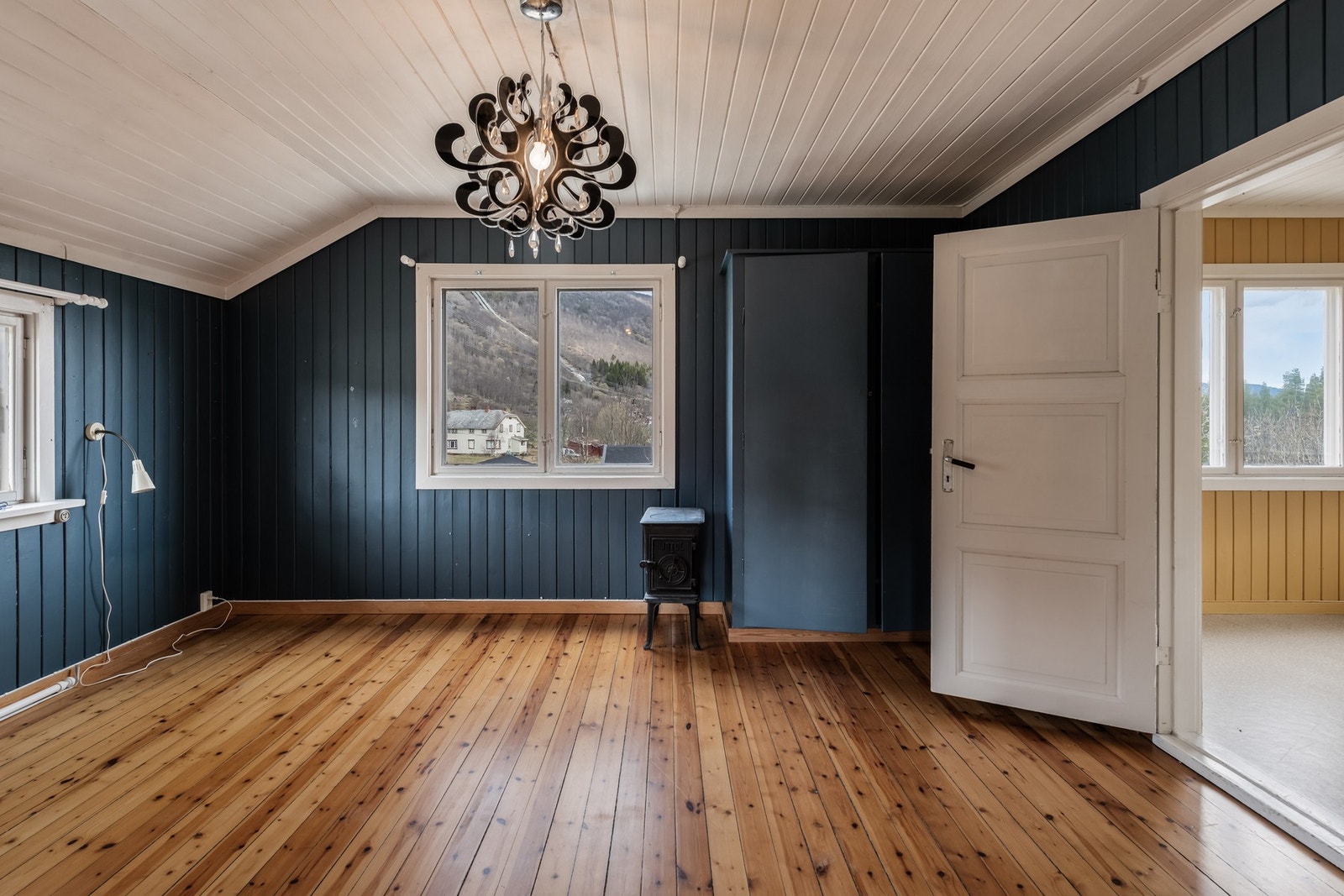 Stort soverom i 2. etasje Galleribilde