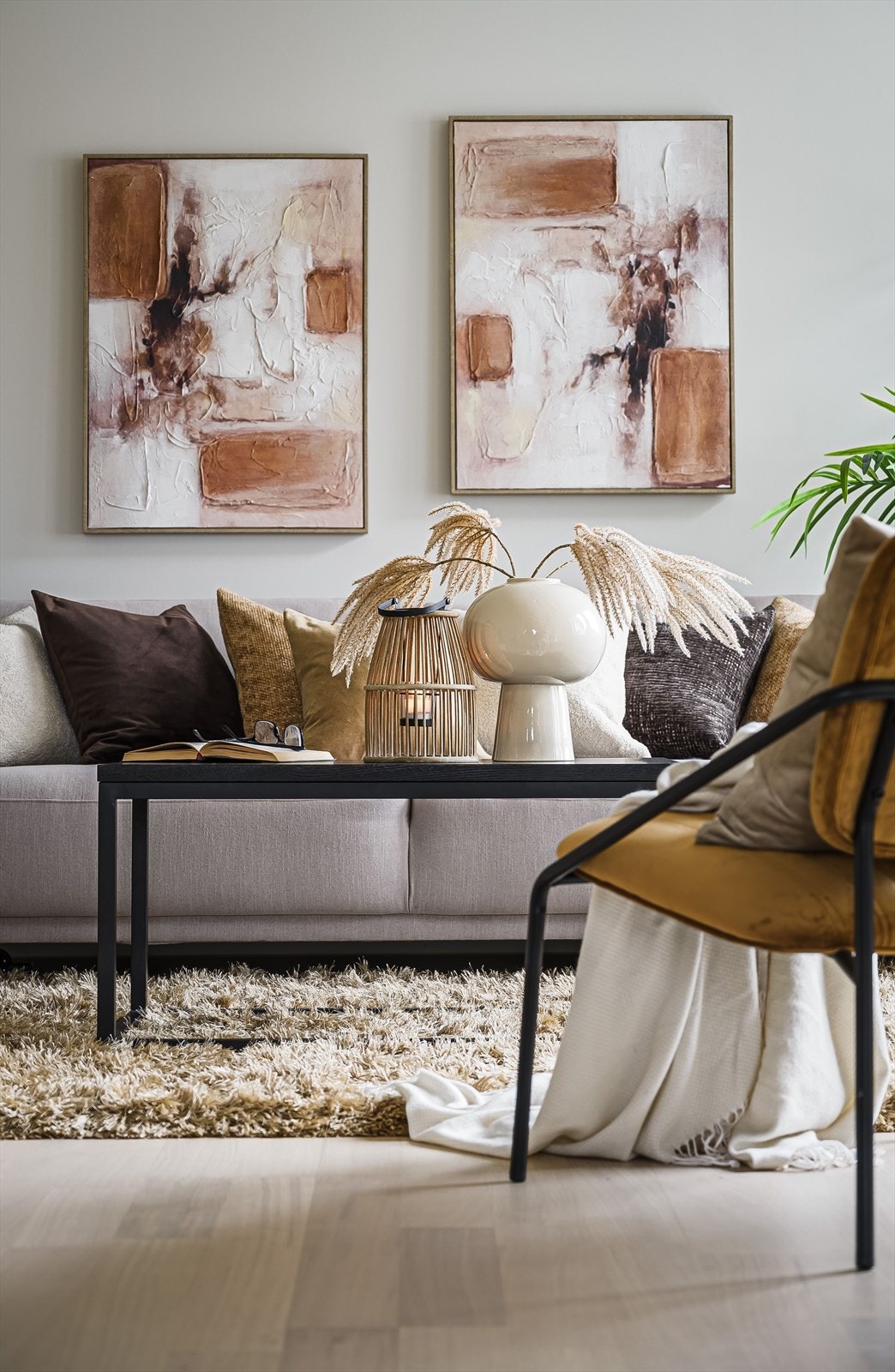 Boligen holder en gjennomgående god og moderne standard fra 2024 - her kan du flytte rett inn i helt nytt og ubrukt hjem! Galleribilde