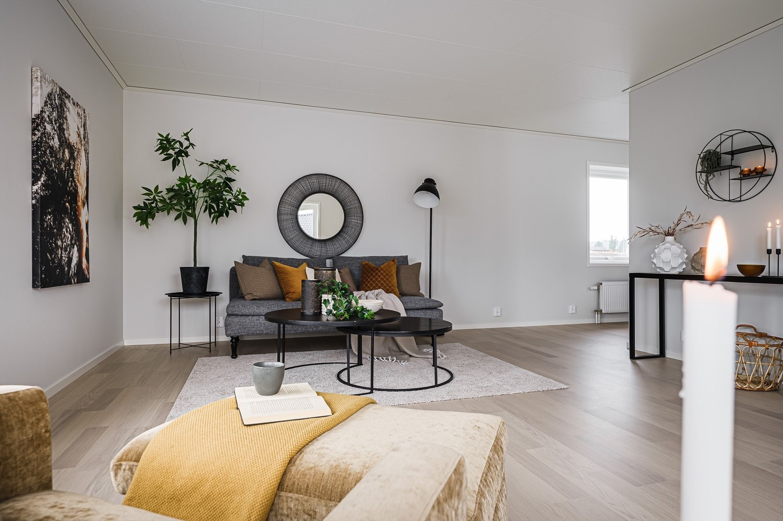 Boligen holdes god og lun på vinterstid med vannbåren varme via radiatorer. Galleribilde