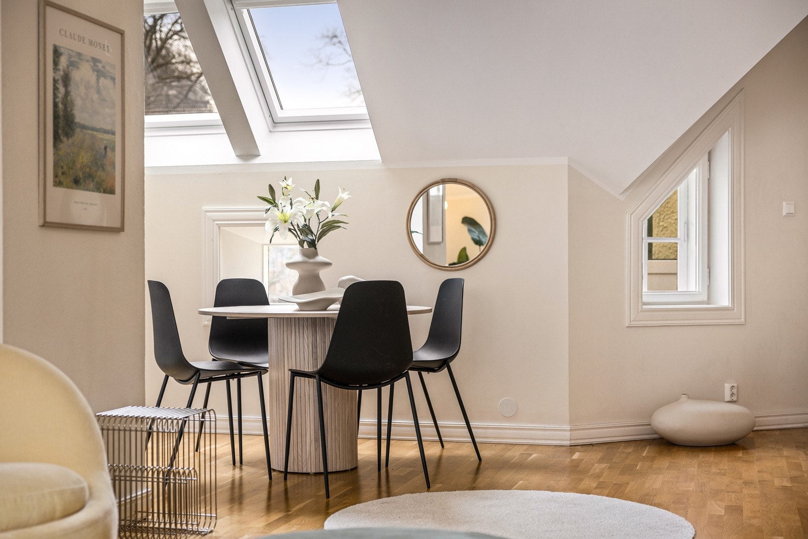 - Leiligheten har åpen stue/kjøkkenløsning på 36 kvm - Galleribilde