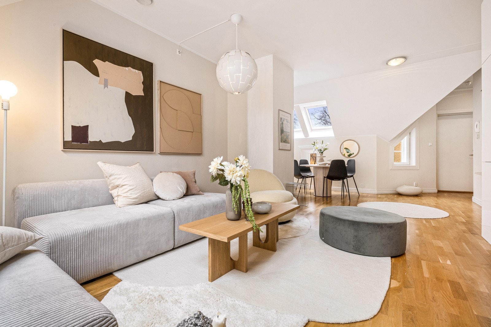 - Leiligheten ligger fint til i byggets 3.etasje, den er skjermet fra vei og støy - Galleribilde