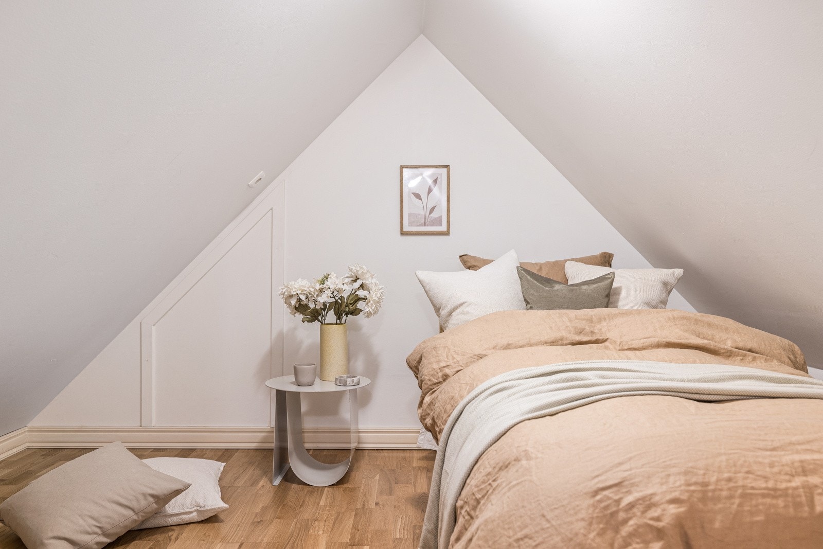 - Hemms har plass til skrivebord, kommoder eller annen enkel møblering - Galleribilde