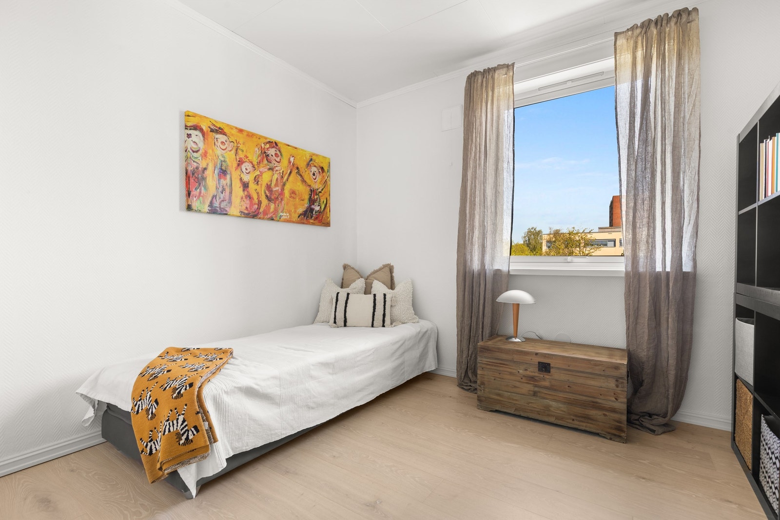 Rommet er naturligvis fleksibelt i bruk og passer perfekt som gjesterom, barnerom eller kontor. Galleribilde