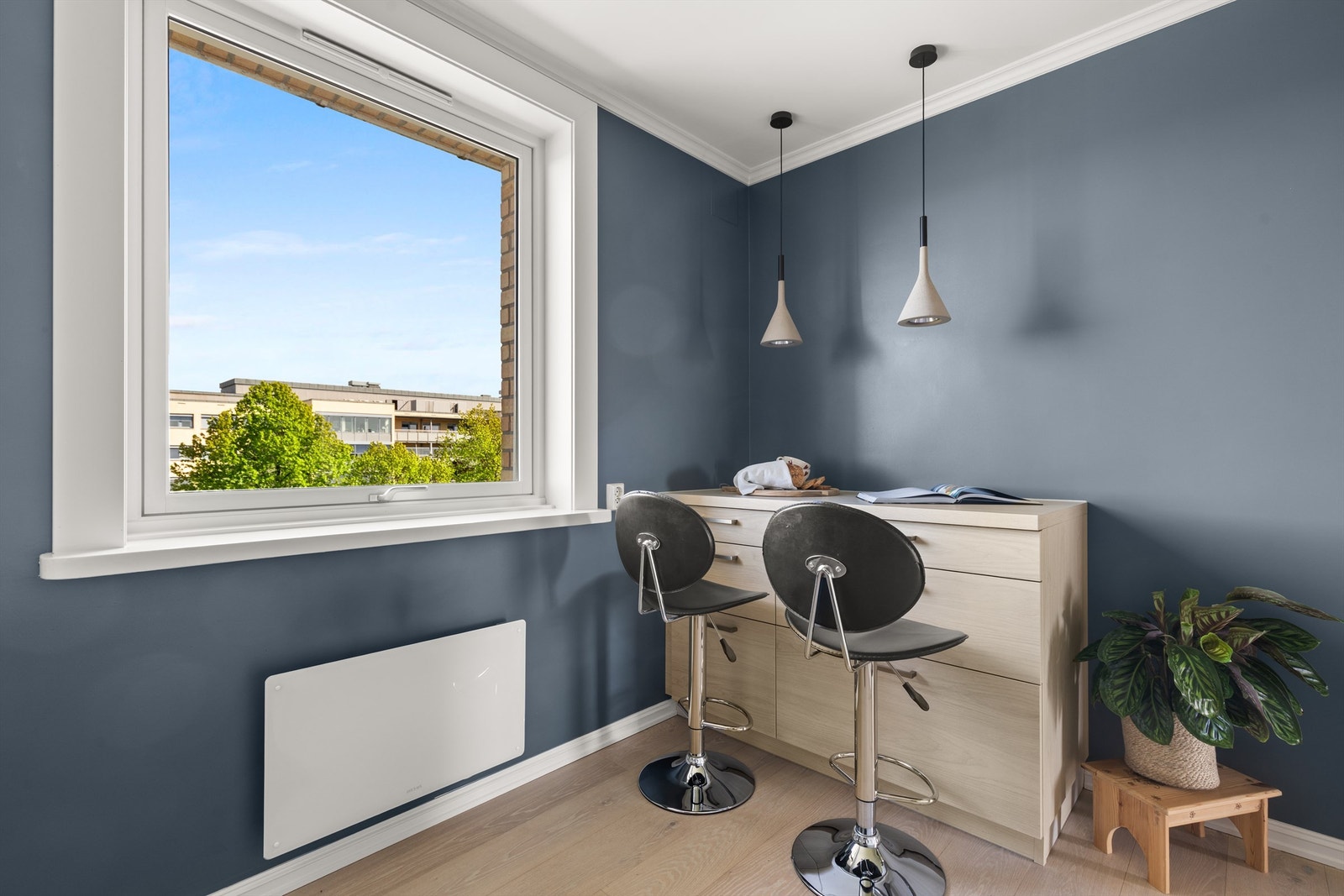 Gjennomgående planløsning med flott lysinnslipp fra alle kanter. Galleribilde