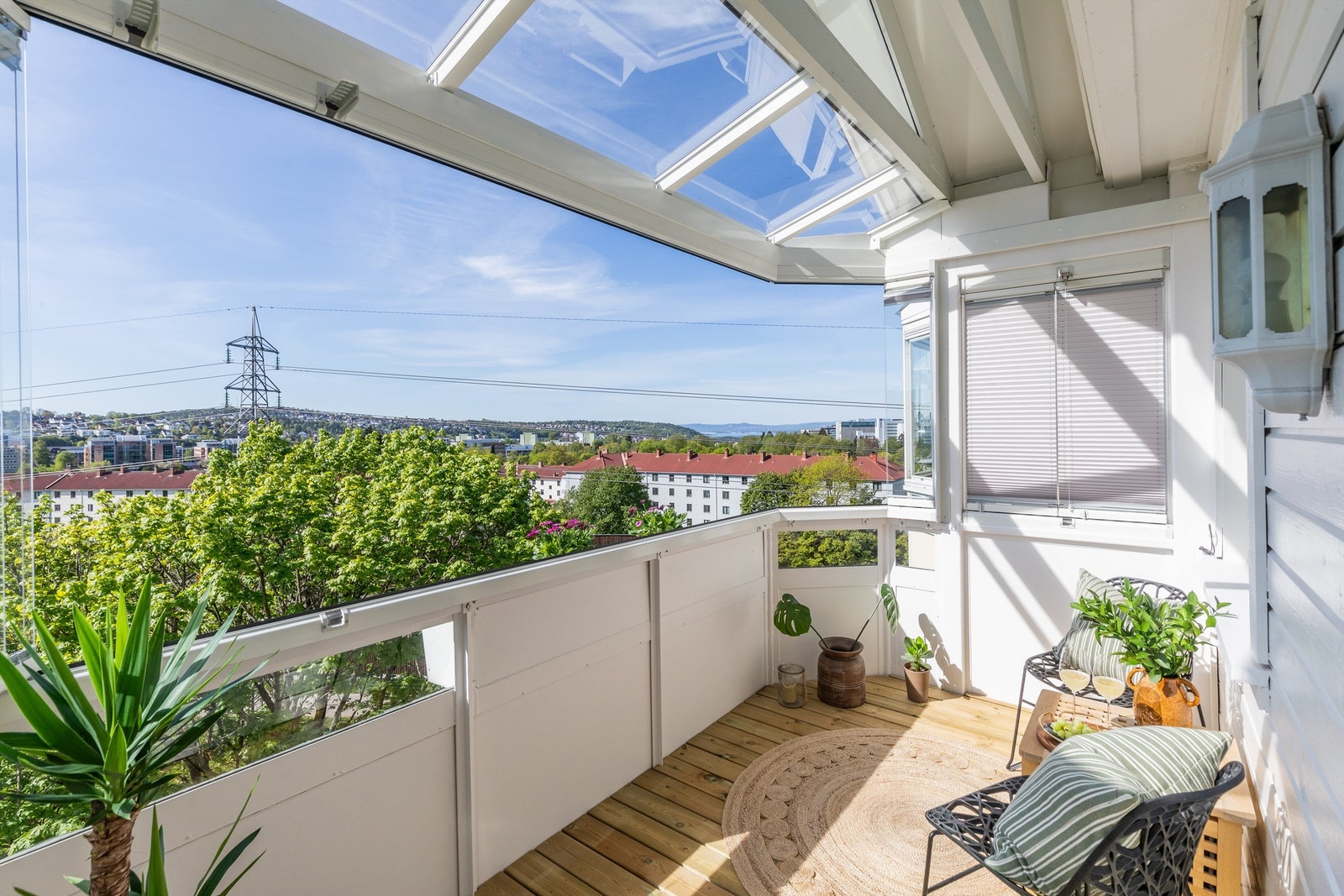 Nora Larsen Rørvik v/ Krogsveen har gleden av å presentere Regnbueveien 3! Galleribilde