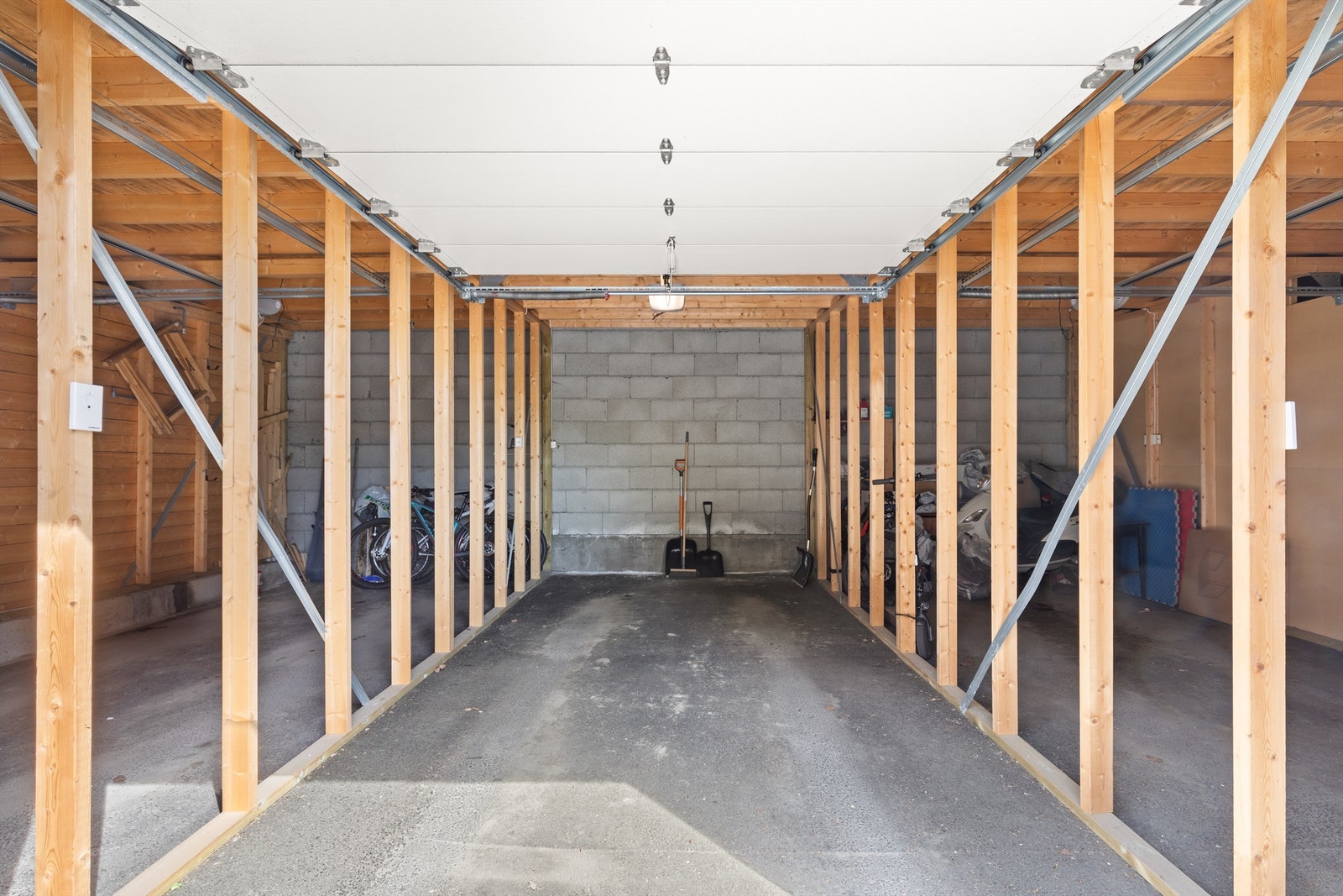 Denne kan selges og leies ut fritt internt i borettslaget. Ta kontakt for megler for mer informasjon. Galleribilde