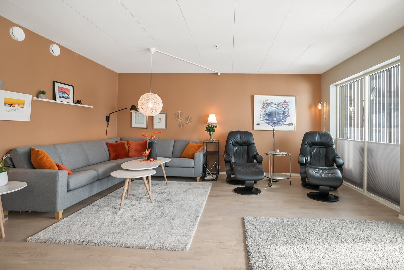 I tillegg til en sitte gruppe er det gode muligheter for en TV løsning. Galleribilde