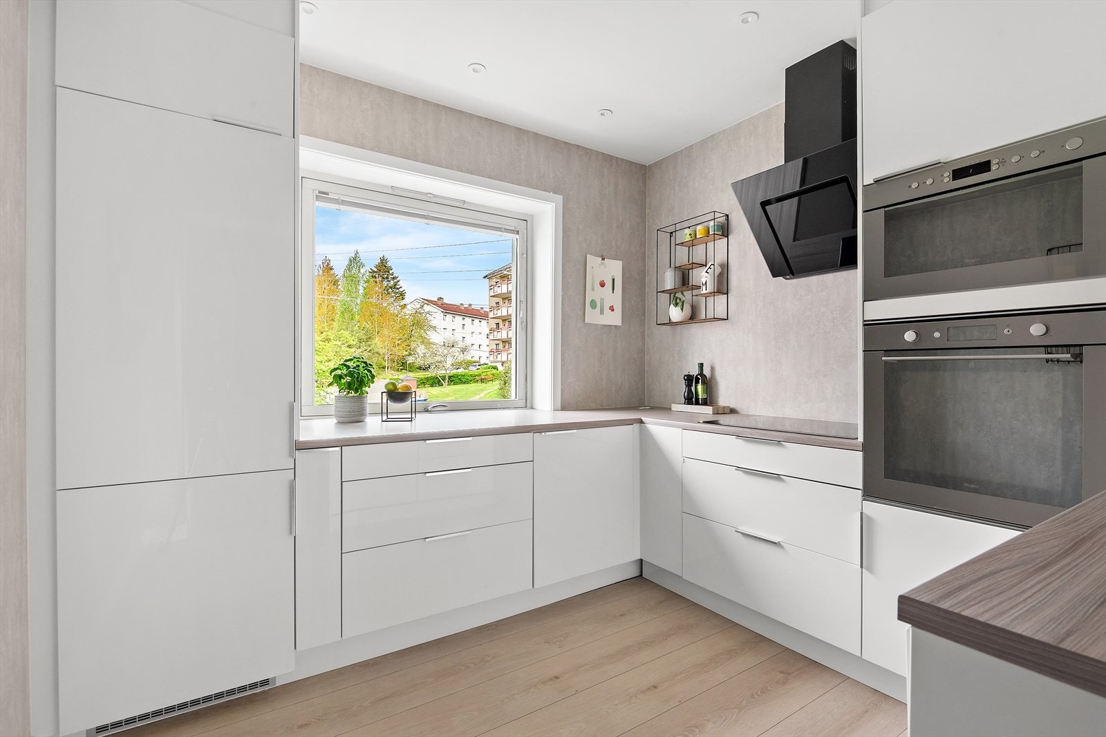 Stort separat kjøkken fra Epoq fra 2017. Galleribilde