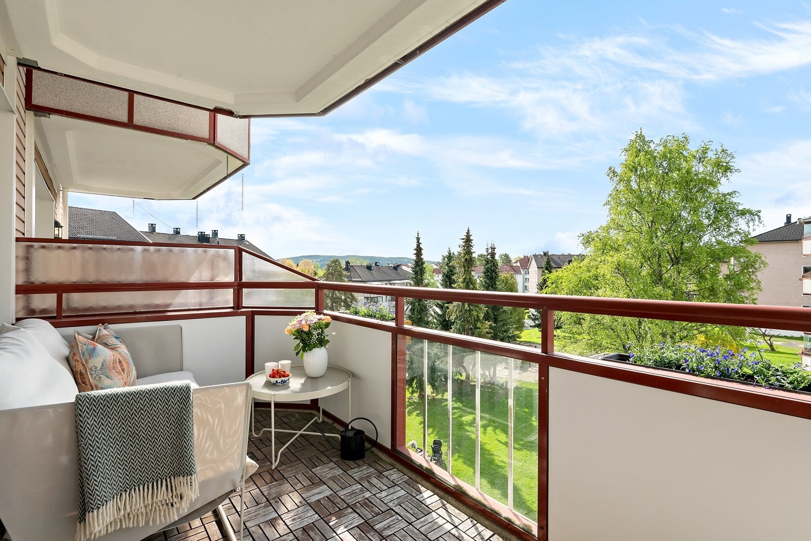 En lys og romslig 3-roms med svært god planløsning. Galleribilde