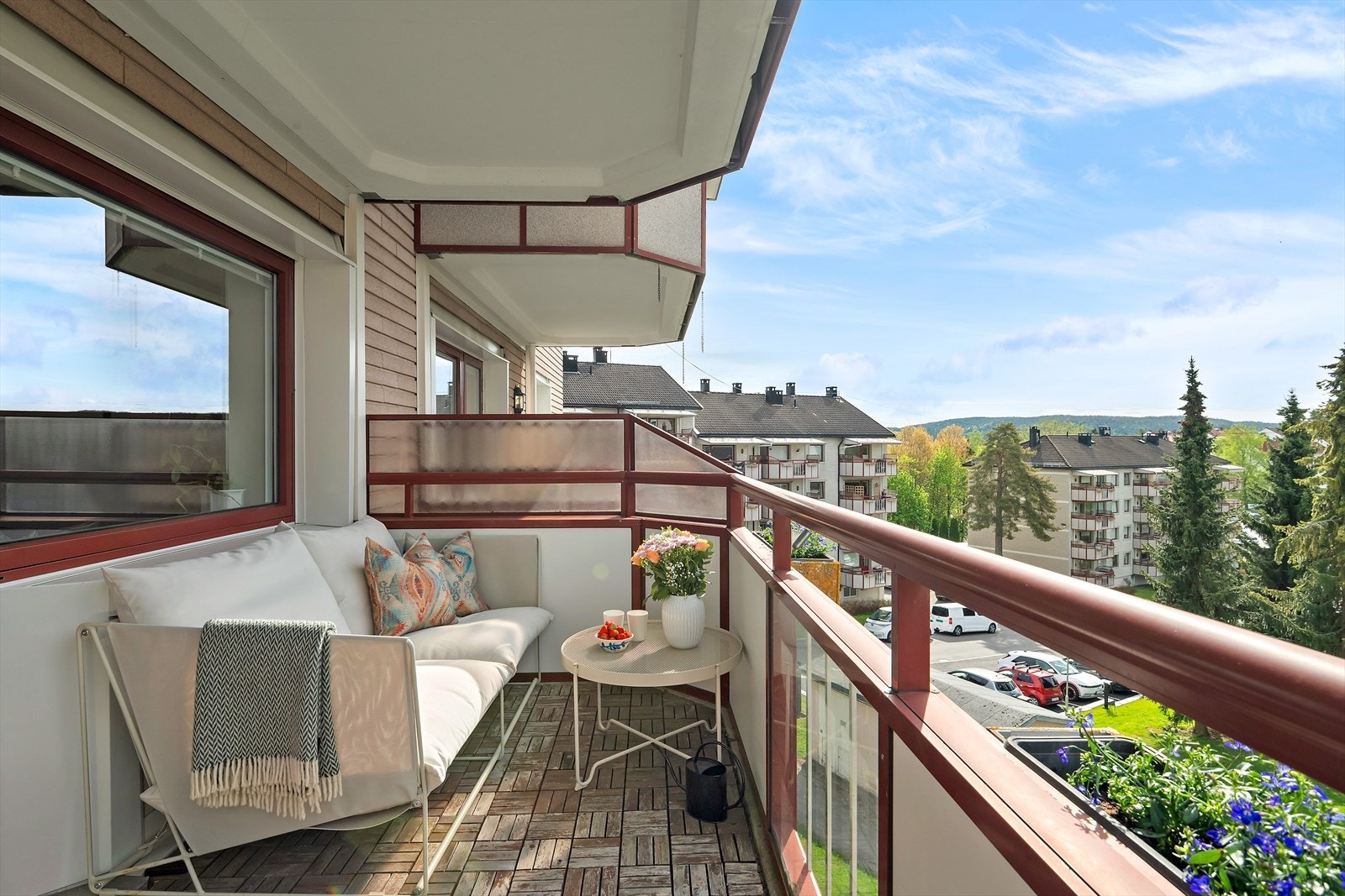 Her har du god plass til sittegruppe og grill. Galleribilde