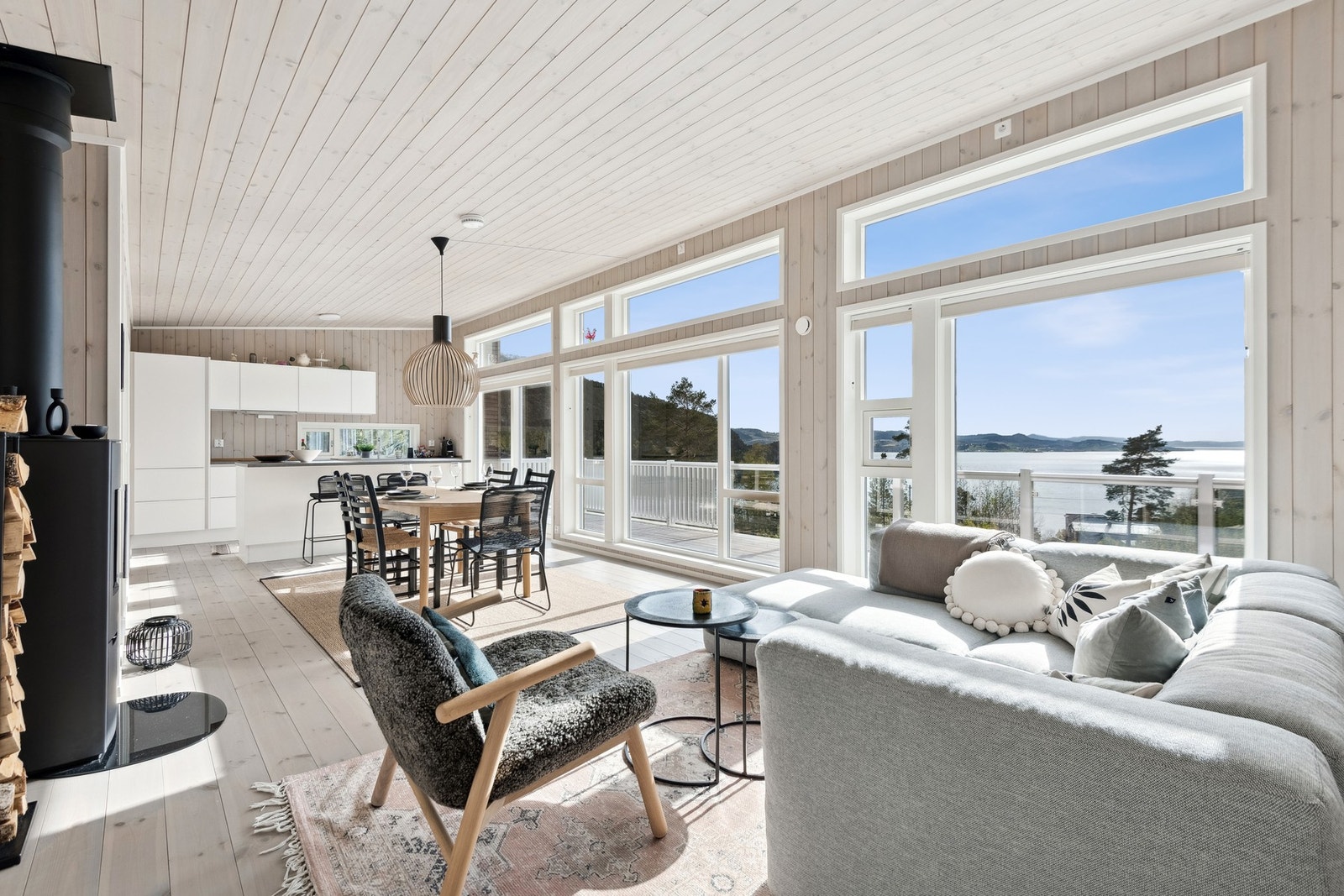 Stor og moderne hytta fint beliggende i Djupvia, Åsenfjorden Galleribilde