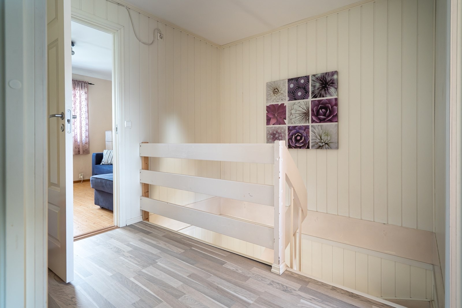 Andreetasje består av trapperom, bad og tre soverom. Galleribilde