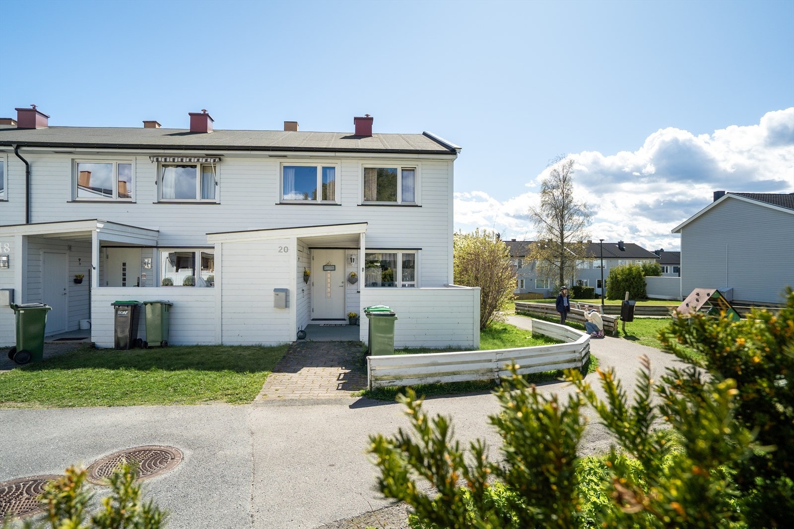 Velkommen til dette flotte enderekkehuset i Rugstien 20! Galleribilde