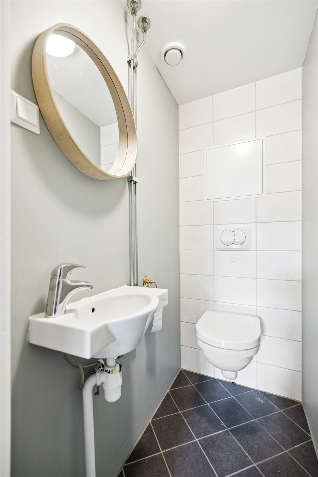 Toalettrom. Galleribilde