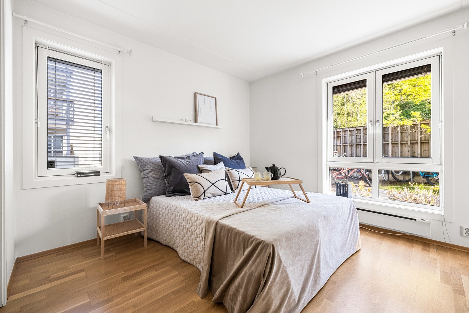 Hovedsoverom med god plass til dobbeltsengen. Galleribilde