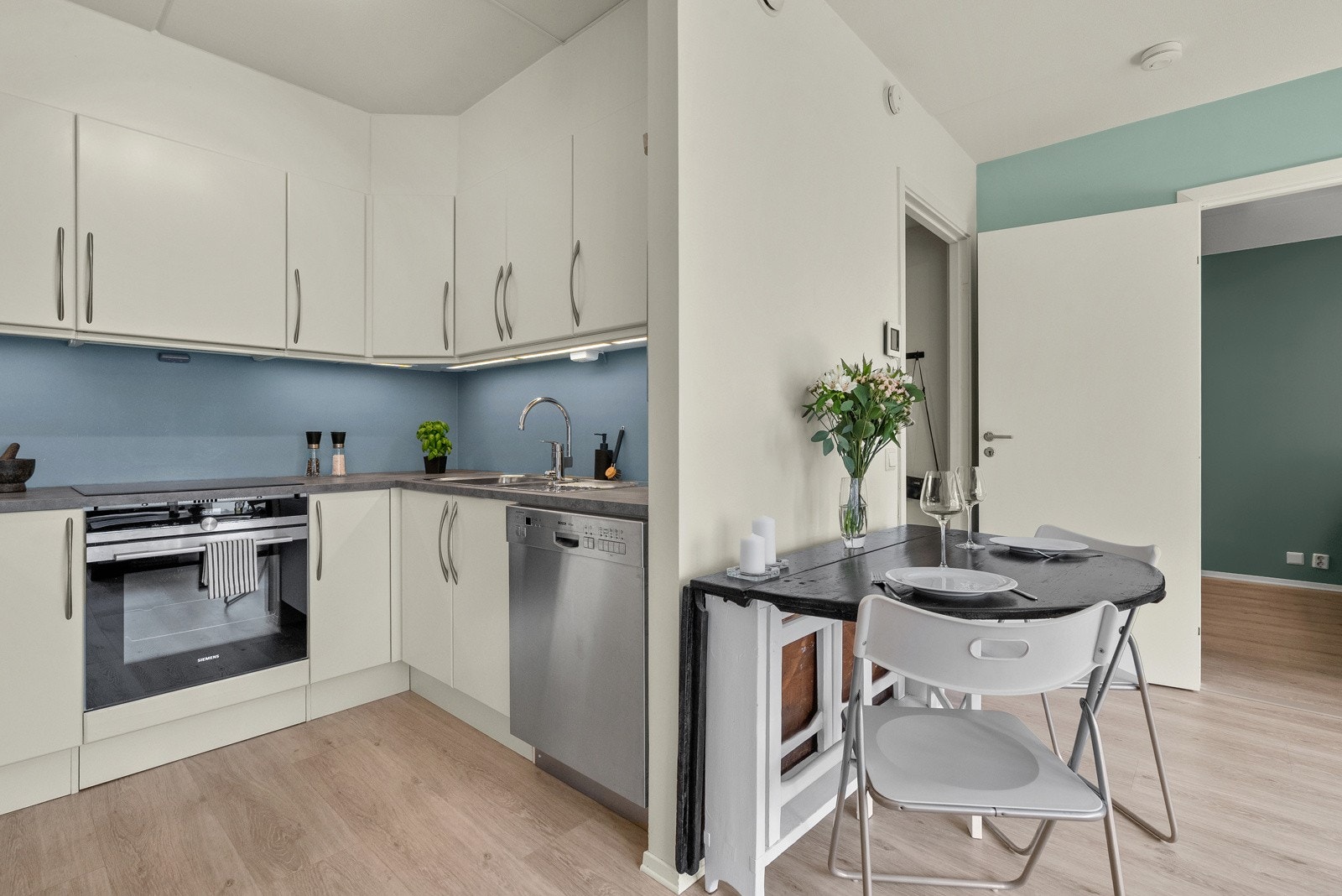 A-konto oppvarming via fjernvarme og varmtvann, samt fibernett er inkludert i felleskostnadene. Galleribilde