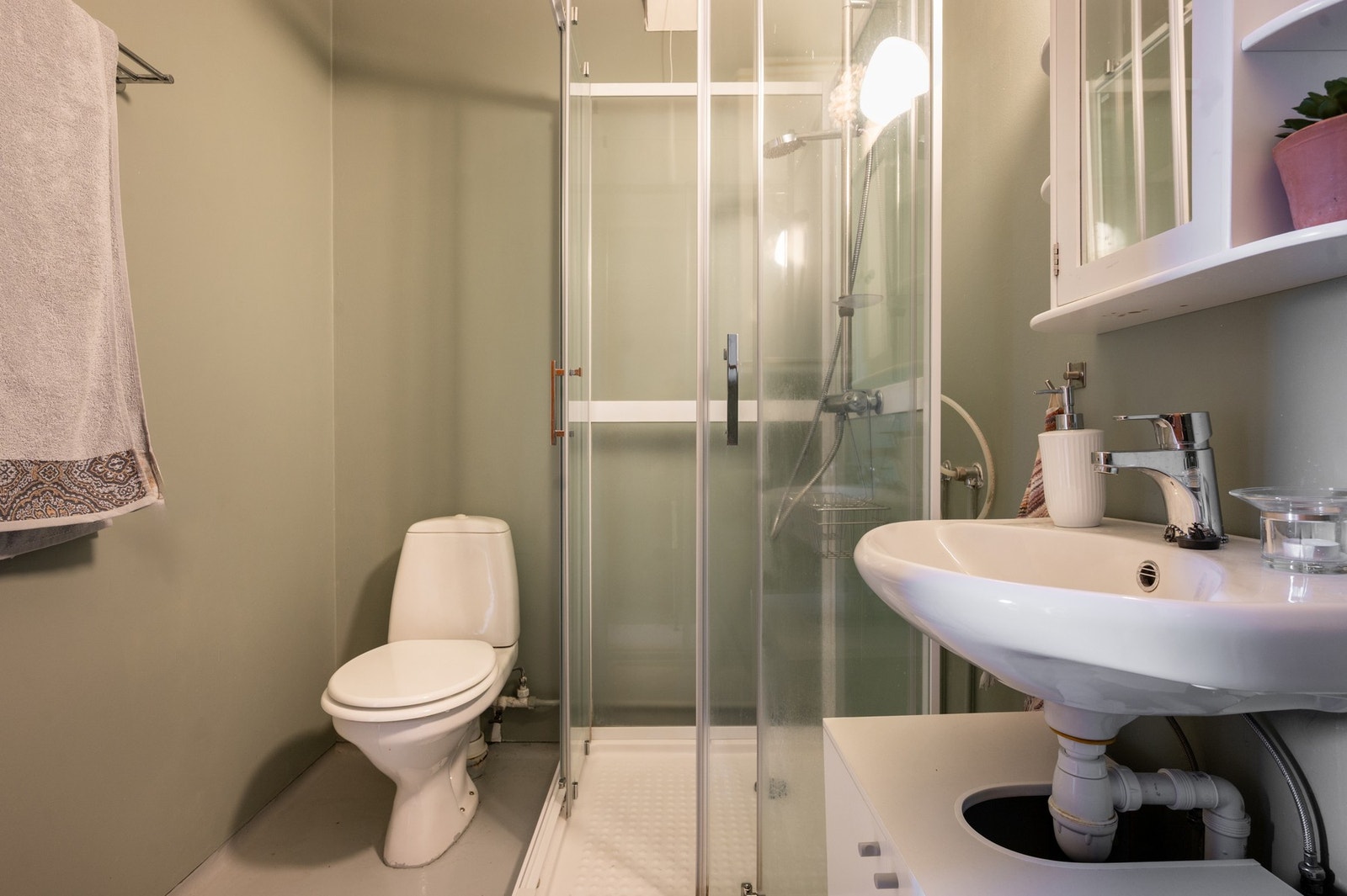 Bildene i denne annonsen er hentet fra en annen sammenliknbar leilighet i bygget. Galleribilde