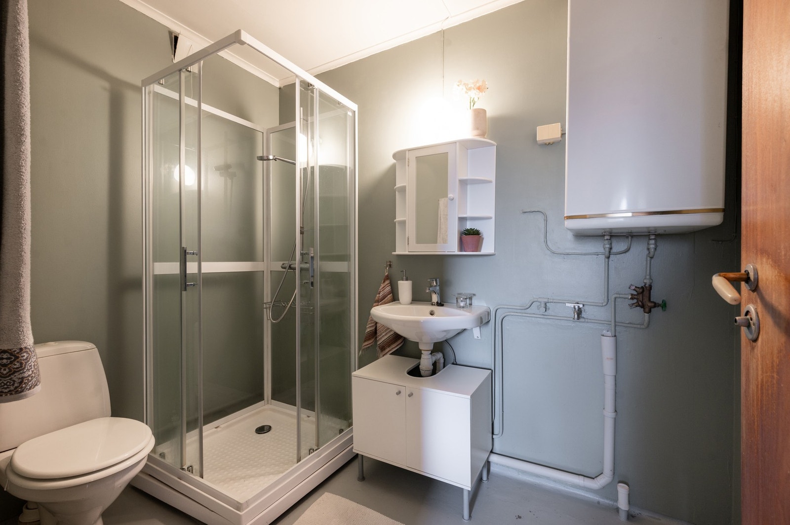 Bildene i denne annonsen er hentet fra en annen sammenliknbar leilighet i bygget. Galleribilde