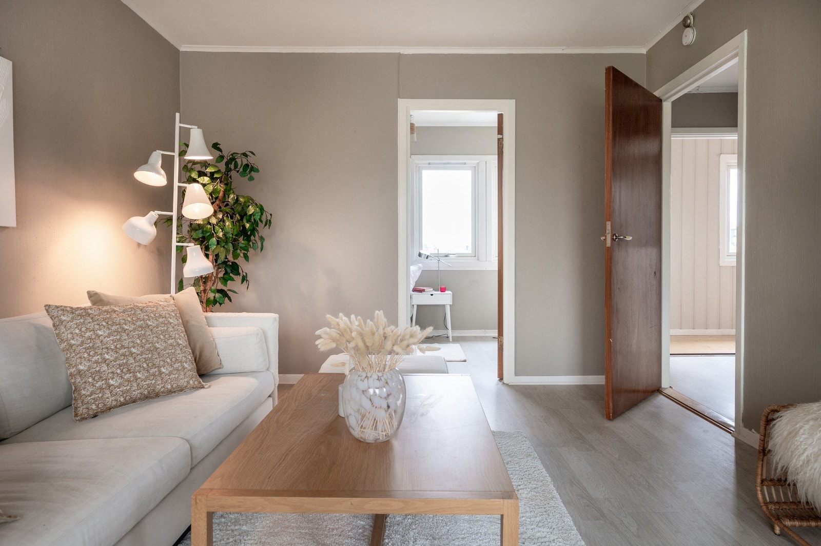 Bildene i denne annonsen er hentet fra en annen sammenliknbar leilighet i bygget. Galleribilde