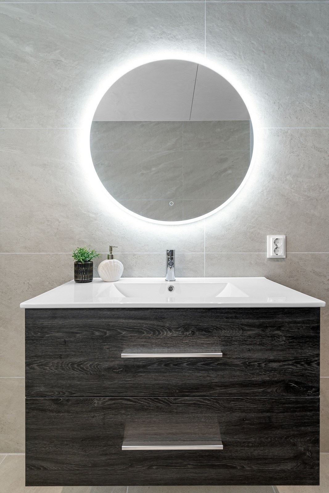 Servant bad stående.jpeg Galleribilde