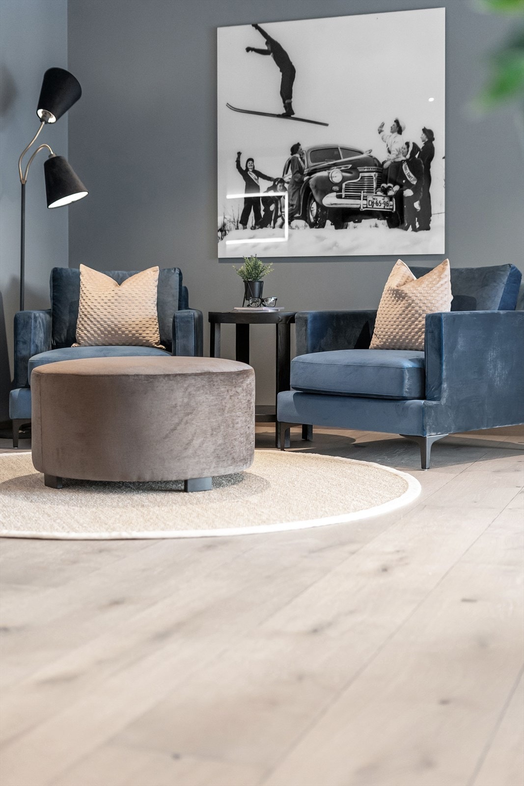 Sittegruppe stående.jpeg Galleribilde