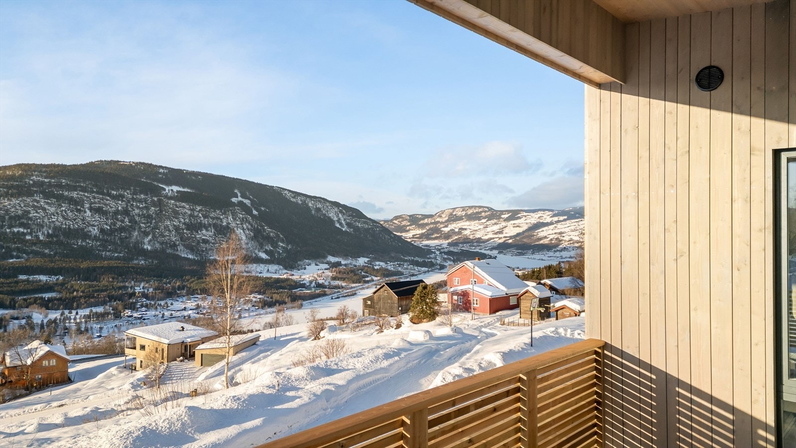 Utsikt fra terrasse 2.jpeg Galleribilde